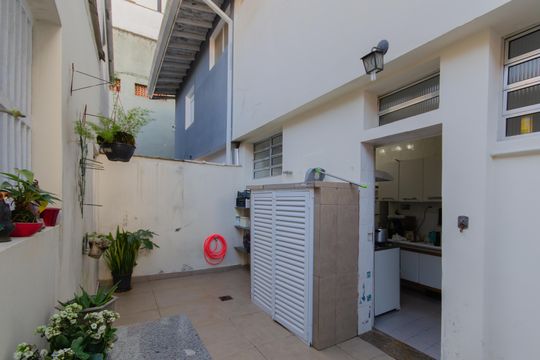 Quintal de casa à venda com 3 quartos, 110m² em Aclimação, São Paulo