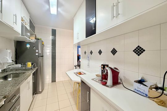 Cozinha  de apartamento à venda com 2 quartos, 68m² em Jardim Promissao, São Paulo