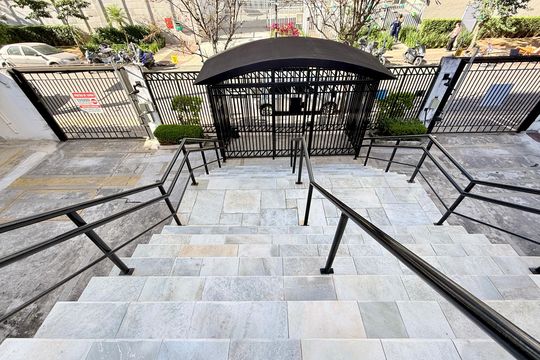 Entrada  de apartamento à venda com 2 quartos, 68m² em Jardim Promissao, São Paulo
