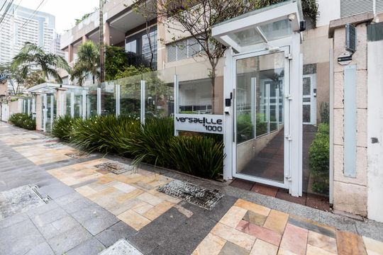 Fachada de apartamento à venda com 2 quartos, 70m² em Pinheiros, São Paulo