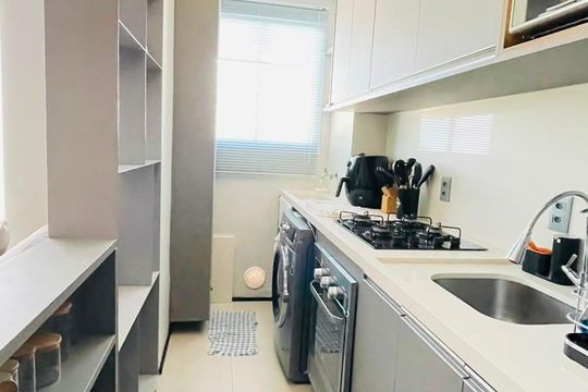 Cozinha e Área de Serviço de apartamento para alugar com 2 quartos, 39m² em Jardim Santa Paula, Cotia
