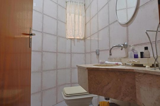 Casa à venda com 4 quartos, 200m² em Vila Salete, São Paulo