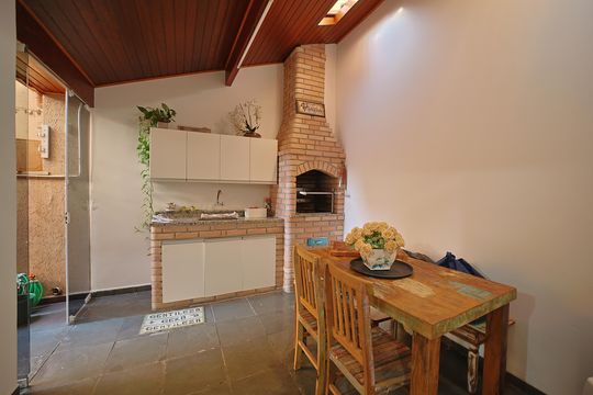 Área gourmet de casa à venda com 4 quartos, 200m² em Vila Salete, São Paulo
