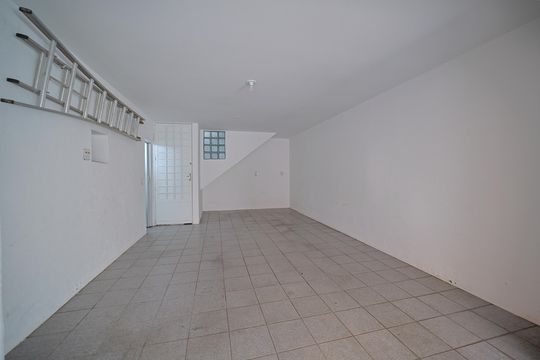 Garagem de casa à venda com 4 quartos, 200m² em Vila Salete, São Paulo