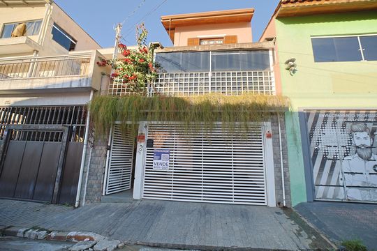 Fachada de casa à venda com 4 quartos, 200m² em Vila Salete, São Paulo