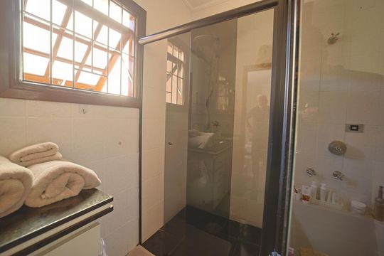 Banheiro do Quarto 4 de casa à venda com 4 quartos, 200m² em Vila Salete, São Paulo