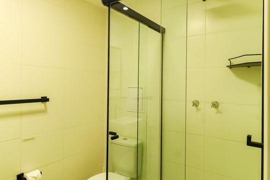 Banheiro de kitnet/studio para alugar com 1 quarto, 30m² em Alto da Mooca, São Paulo
