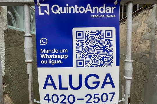 Placa Quinto Andar de casa para alugar com 2 quartos, 106m² em Vila Dom Pedro I, São Paulo