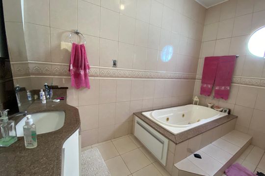 Casa à venda com 3 quartos, 178m² em Padre Eustáquio, Belo Horizonte