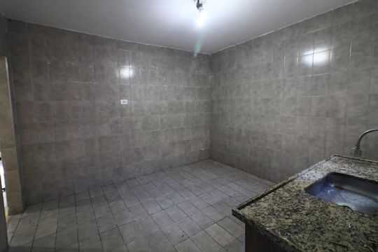 Cozinha de casa para alugar com 2 quartos, 75m² em Vila Osasco, Osasco