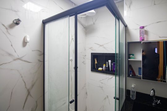 Banheiro  de apartamento à venda com 2 quartos, 40m² em Vila Mazzei, São Paulo