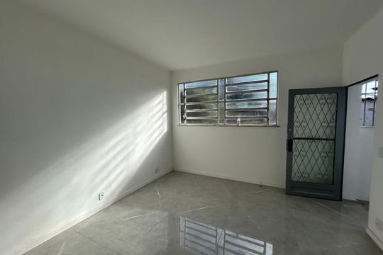 Sala de casa para alugar com 2 quartos, 70m² em Encantado, Rio de Janeiro