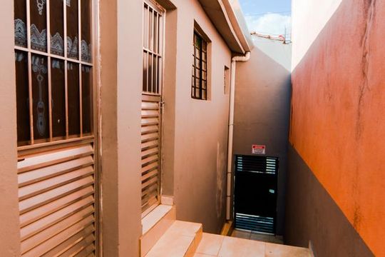 Corredor de Entrada de casa para alugar com 1 quarto, 67m² em Recreio São Jorge, Guarulhos