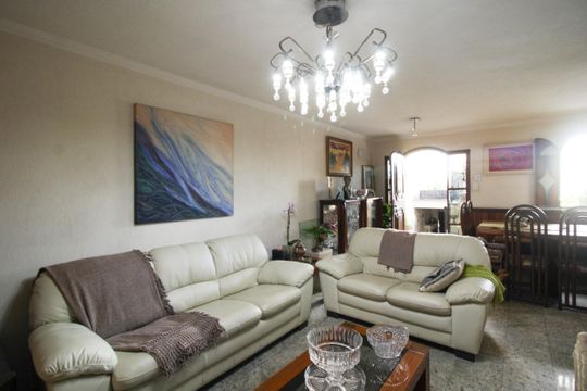 Casa à venda com 5 quartos, 305m² em Parque Sao Domingos, São Paulo