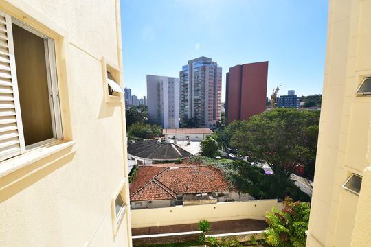 Área de Serviço - Vista de apartamento para alugar com 3 quartos, 106m² em Cambuí, Campinas