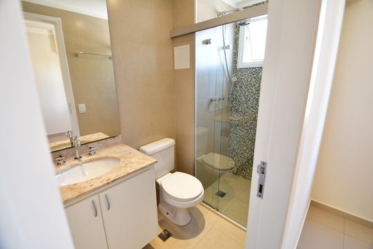 Banheiro Suíte de apartamento para alugar com 3 quartos, 106m² em Cambuí, Campinas