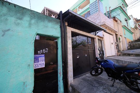 Fachada da casa de casa à venda com 3 quartos, 180m² em Olaria, Rio de Janeiro