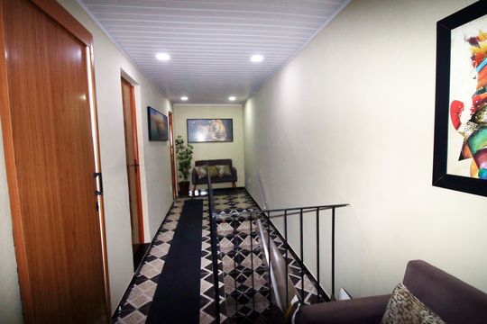 Corredor de casa à venda com 3 quartos, 180m² em Olaria, Rio de Janeiro