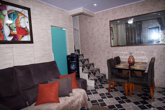 Casa à venda com 3 quartos, 180m² em Olaria, Rio de Janeiro
