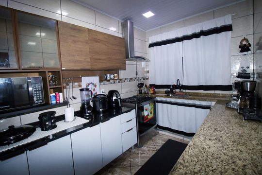 Cozinha de casa à venda com 3 quartos, 180m² em Olaria, Rio de Janeiro