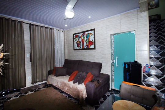 Sala de casa para alugar com 3 quartos, 180m² em Olaria, Rio de Janeiro