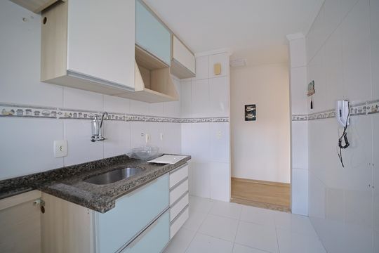 Cozinha de apartamento à venda com 2 quartos, 52m² em Jardim Danfer, São Paulo