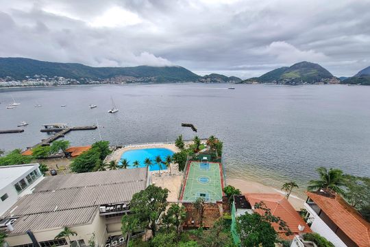 Vista da sala de apartamento para alugar com 1 quarto, 55m² em São Francisco, Niterói