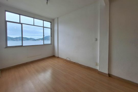 Sala de apartamento para alugar com 1 quarto, 55m² em São Francisco, Niterói