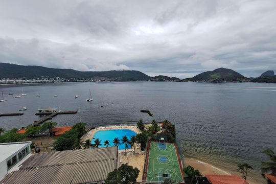 Vista do quarto de apartamento para alugar com 1 quarto, 55m² em São Francisco, Niterói