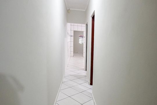 Corredor de casa para alugar com 2 quartos, 104m² em Parque Residencial Indaia, Indaiatuba