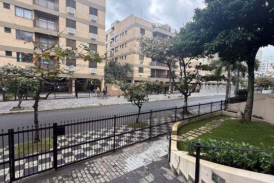 Fachada de apartamento para alugar com 2 quartos, 86m² em Jardim Ana Maria, Guarujá