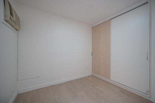 Quarto de apartamento para alugar com 1 quarto, 47m² em Kobrasol, São José
