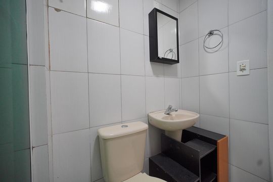 Banheiro de apartamento para alugar com 1 quarto, 47m² em Kobrasol, São José