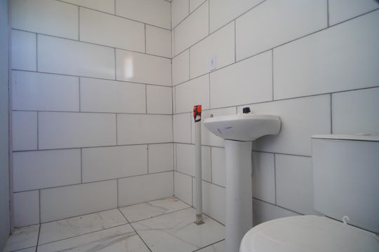 Banheiro de casa para alugar com 2 quartos, 42m² em Arroio da Manteiga, São Leopoldo