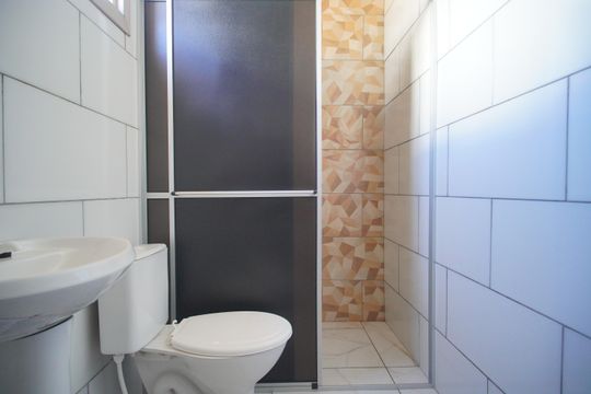 Banheiro de casa para alugar com 2 quartos, 42m² em Arroio da Manteiga, São Leopoldo