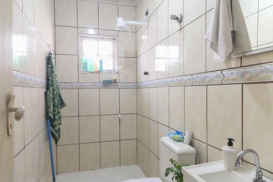 Banheiro 1 de casa à venda com 3 quartos, 102m² em Guaianases, São Paulo