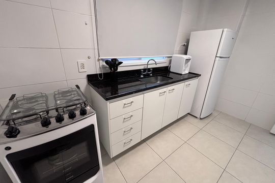 Cozinha de apartamento para alugar com 3 quartos, 96m² em Recreio dos Bandeirantes, Rio de Janeiro