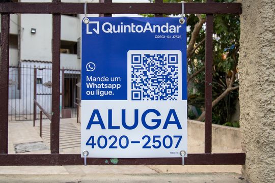 Placa de apartamento para alugar com 2 quartos, 50m² em Ramos, Rio de Janeiro
