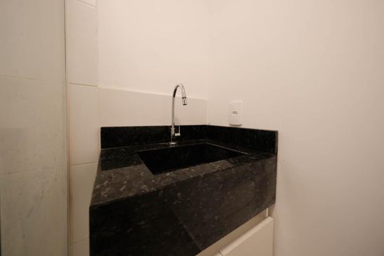 Banheiro de apartamento para alugar com 2 quartos, 36m² em Vila Nova, São Paulo