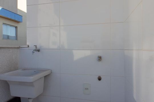 Área de Serviço de apartamento para alugar com 2 quartos, 80m² em Cabral, Contagem