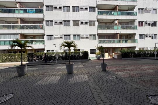 Fachada de apartamento à venda com 3 quartos, 78m² em Vargem Pequena, Rio de Janeiro