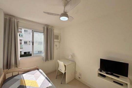 Quarto 1 de apartamento à venda com 3 quartos, 78m² em Vargem Pequena, Rio de Janeiro