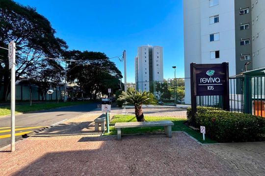 Fachada e portaria de apartamento para alugar com 2 quartos, 64m² em Jardim Nova Europa, Campinas