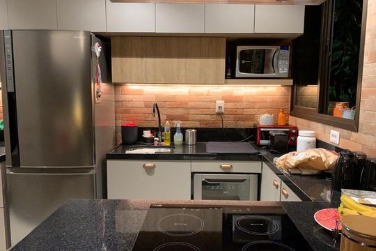 Cozinha de apartamento à venda com 2 quartos, 64m² em Carmo, Belo Horizonte