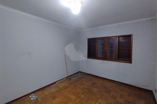 Casa à venda com 3 quartos, 131m² em Vila Paulo Silas, São Paulo