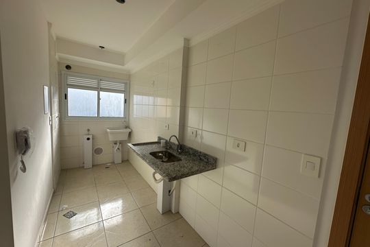 Cozinha de apartamento para alugar com 2 quartos, 46m² em Parque Sao Vicente, São Vicente