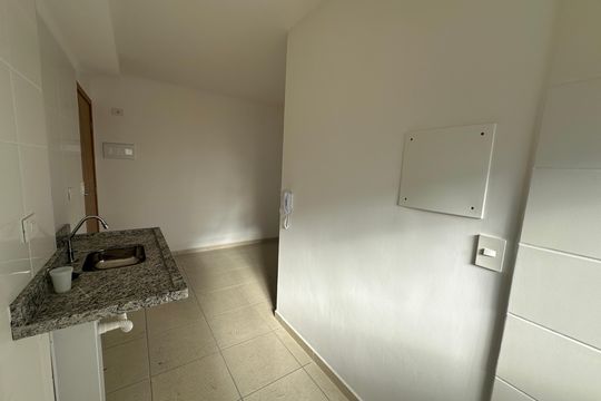 Cozinha de apartamento para alugar com 2 quartos, 46m² em Parque Sao Vicente, São Vicente