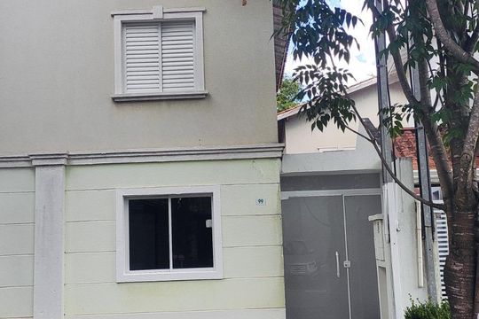 Fachada de casa de condomínio à venda com 2 quartos, 160m² em Jardim California, Barueri