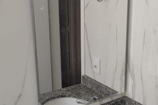 Banheiro de casa de condomínio à venda com 2 quartos, 160m² em Jardim California, Barueri