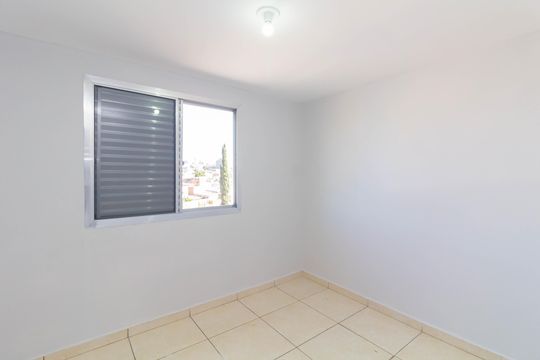 Quarto 2 de apartamento para alugar com 2 quartos, 56m² em Jardim Etelvina, São Paulo